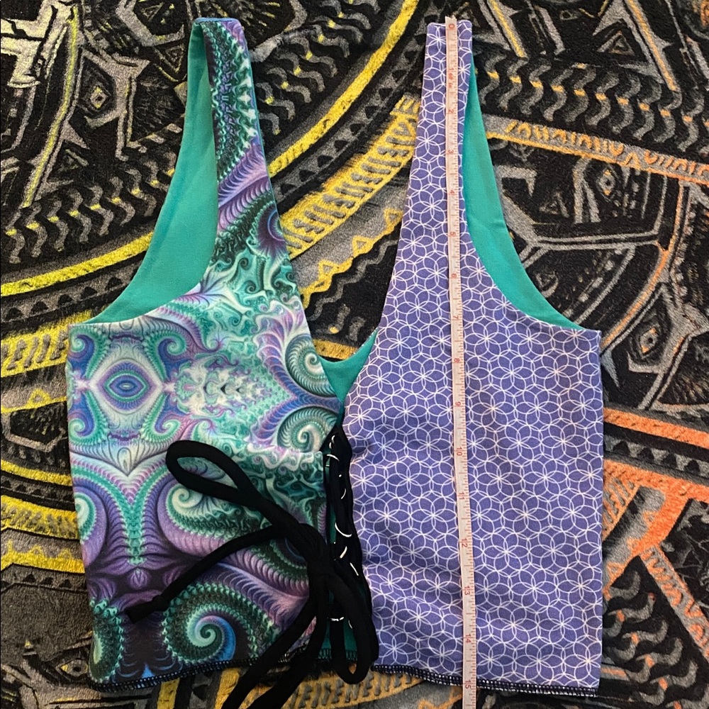 Reversible Purple and Green Patterned Tank Top - Picture 5 of 6